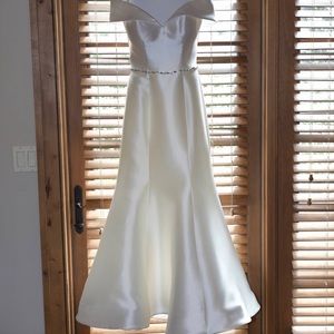 Rebecca Ingram ivory wedding dress.